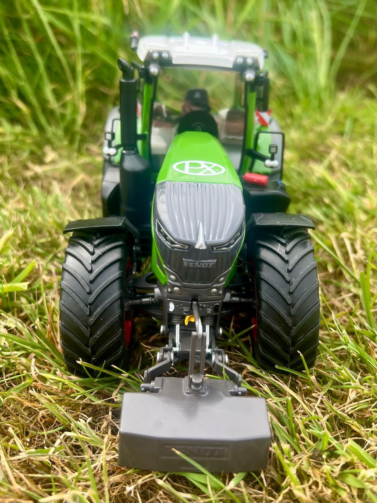 Fendt 942 1:32 Scale Model