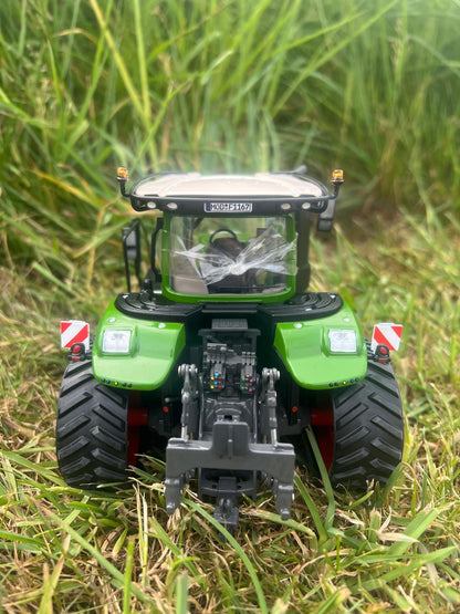 Fendt 1167 Vario MT 1:32 Scale Model