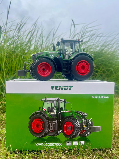 Fendt 942 1:32 Scale Model