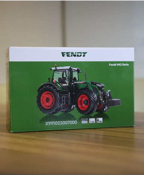 Fendt 942 1:32 Scale Model