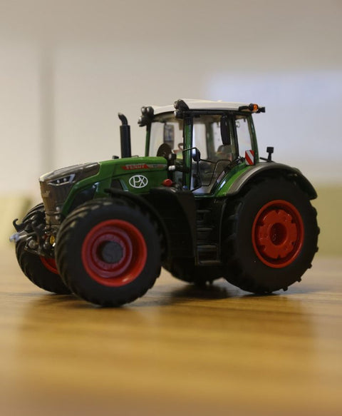 Fendt 942 1:32 Scale Model